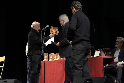 Luis Fernando Muniz, produttore di "Boca de Ouro" di Daniel Filho (Brasile), riceve il premio alla Migliore Regia